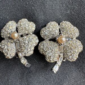 Vintage Bellini Rhinestone Clover Clip-On Earrings